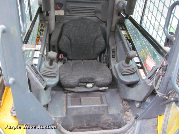 image for item K4795 2011 John Deere 332D skid steer