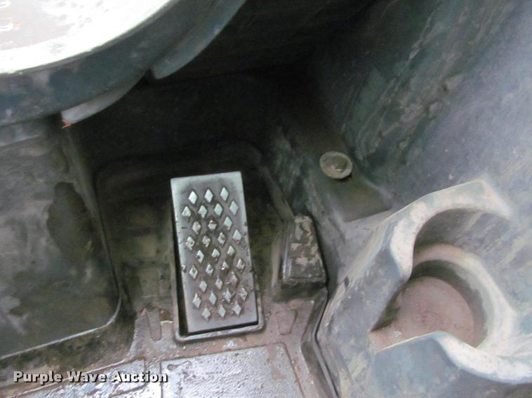 image for item K4795 2011 John Deere 332D skid steer