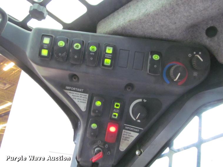 image for item K4795 2011 John Deere 332D skid steer