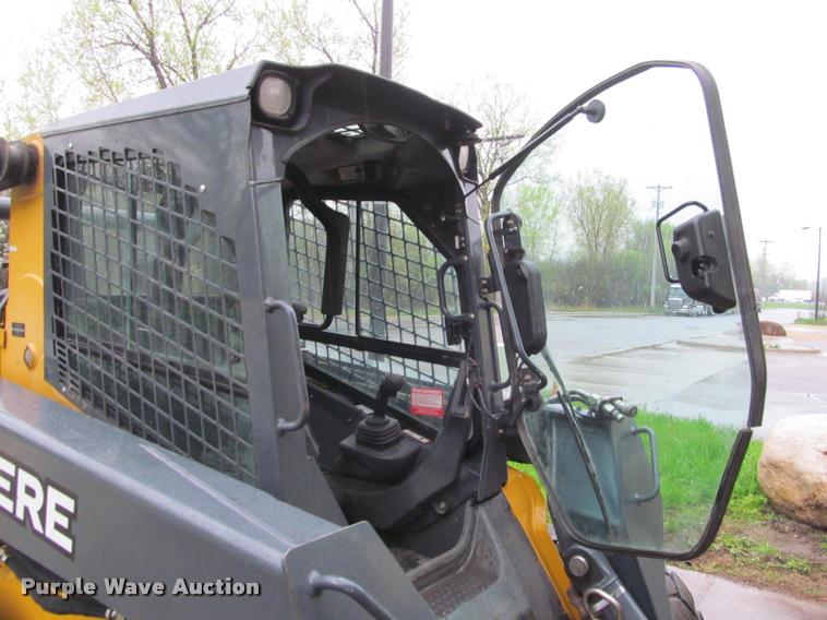 image for item K4795 2011 John Deere 332D skid steer
