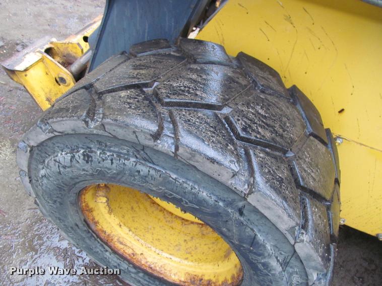 image for item K4795 2011 John Deere 332D skid steer