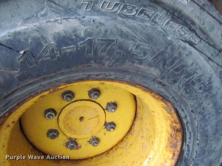 image for item K4795 2011 John Deere 332D skid steer