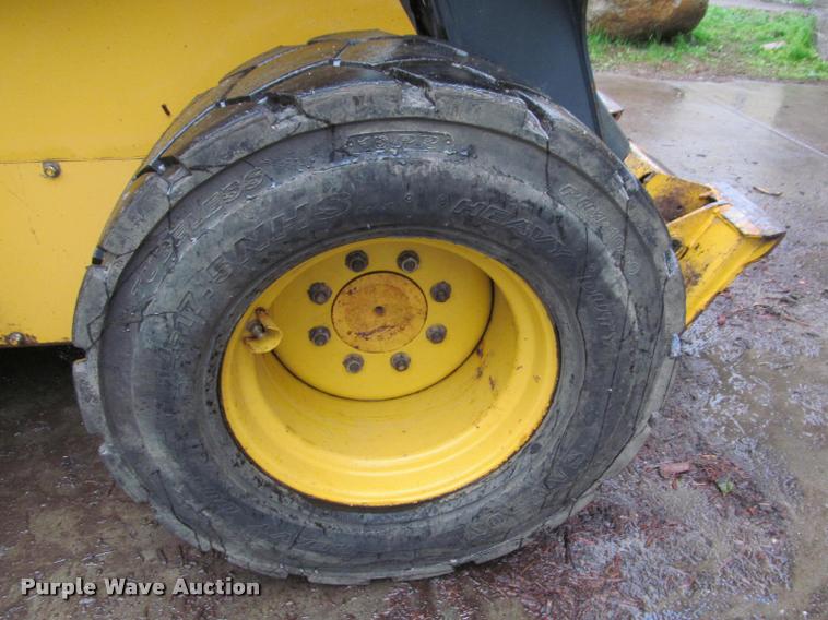 image for item K4795 2011 John Deere 332D skid steer