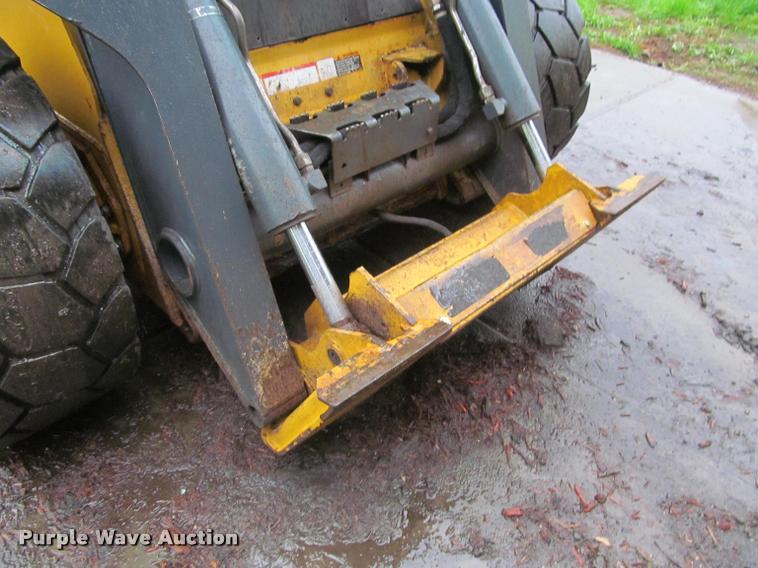 image for item K4795 2011 John Deere 332D skid steer