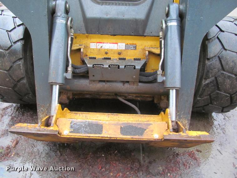 image for item K4795 2011 John Deere 332D skid steer