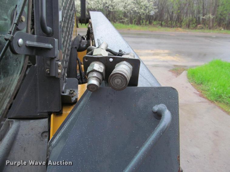 image for item K4795 2011 John Deere 332D skid steer