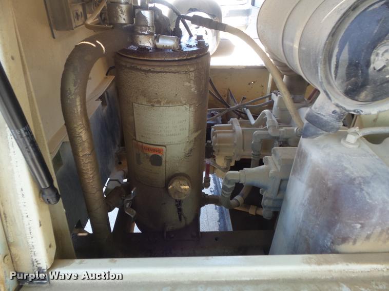 image for item K7649 1997 Ingersoll Rand P100WJD air compressor