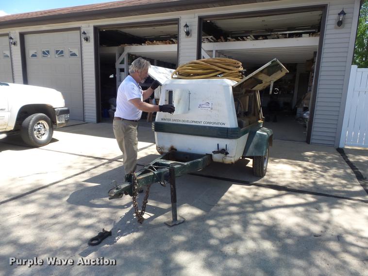 image for item K7649 1997 Ingersoll Rand P100WJD air compressor