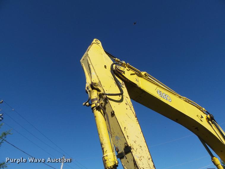 image for item K7653 2000 Kobelco SK330LC excavator