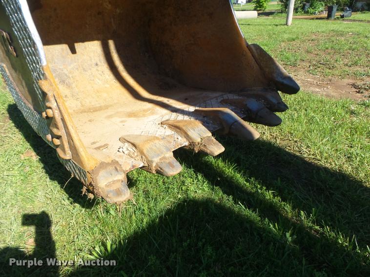 image for item K7653 2000 Kobelco SK330LC excavator