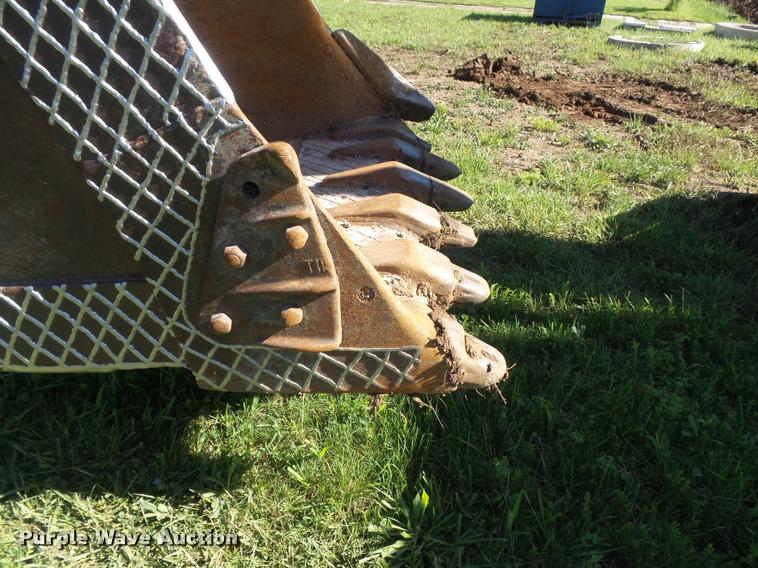 image for item K7653 2000 Kobelco SK330LC excavator