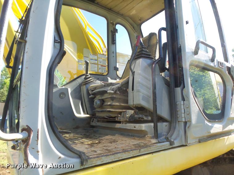 image for item K7653 2000 Kobelco SK330LC excavator