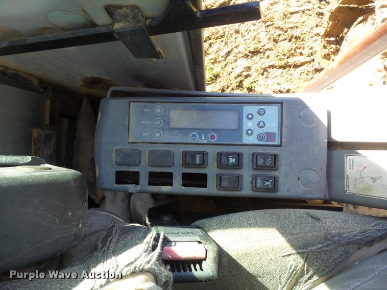 image for item K7653 2000 Kobelco SK330LC excavator