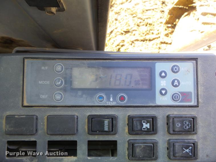 image for item K7653 2000 Kobelco SK330LC excavator