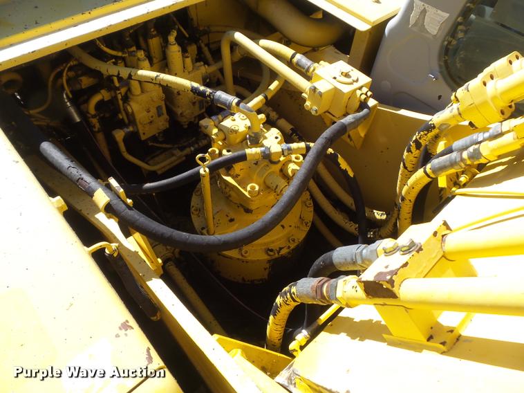 image for item K7653 2000 Kobelco SK330LC excavator