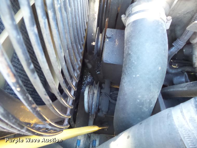 image for item K7653 2000 Kobelco SK330LC excavator