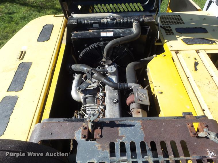 image for item K7653 2000 Kobelco SK330LC excavator