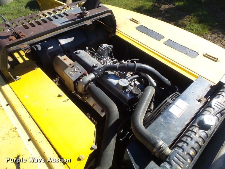 image for item K7653 2000 Kobelco SK330LC excavator