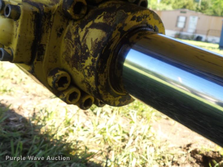 image for item K7653 2000 Kobelco SK330LC excavator