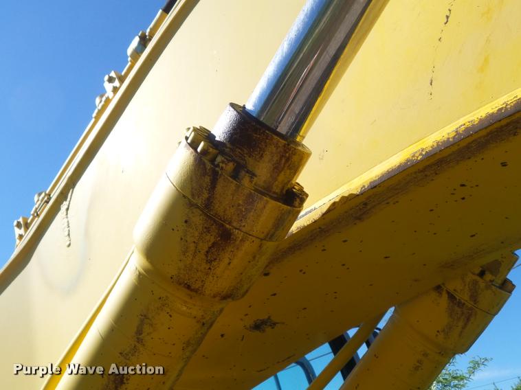 image for item K7653 2000 Kobelco SK330LC excavator