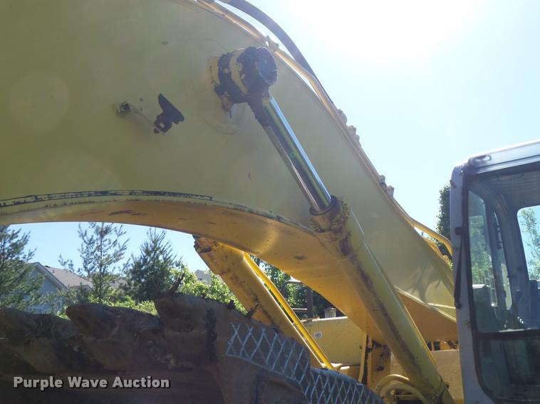 image for item K7653 2000 Kobelco SK330LC excavator