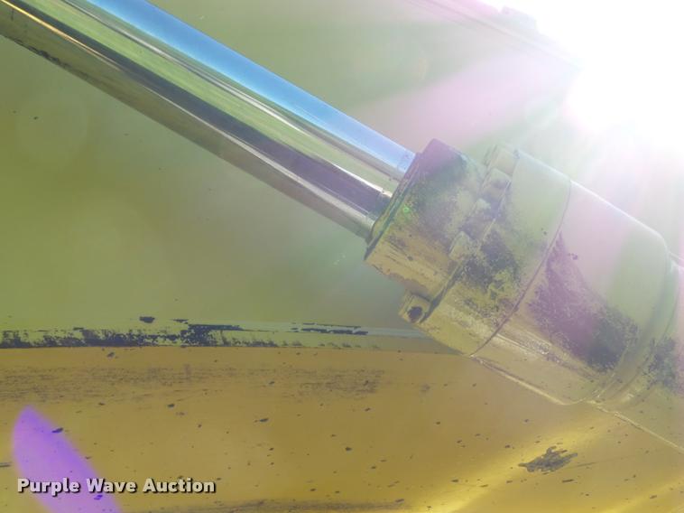 image for item K7653 2000 Kobelco SK330LC excavator