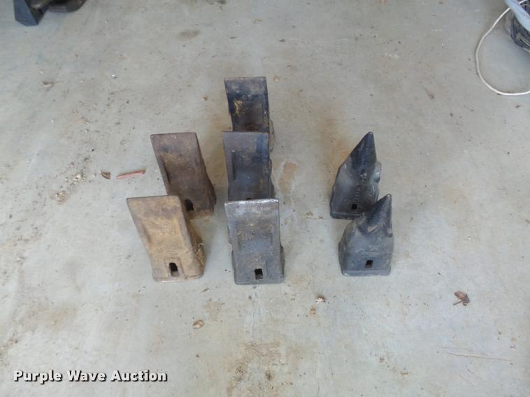 image for item K7653 2000 Kobelco SK330LC excavator