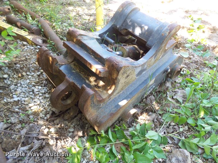 image for item K7653 2000 Kobelco SK330LC excavator