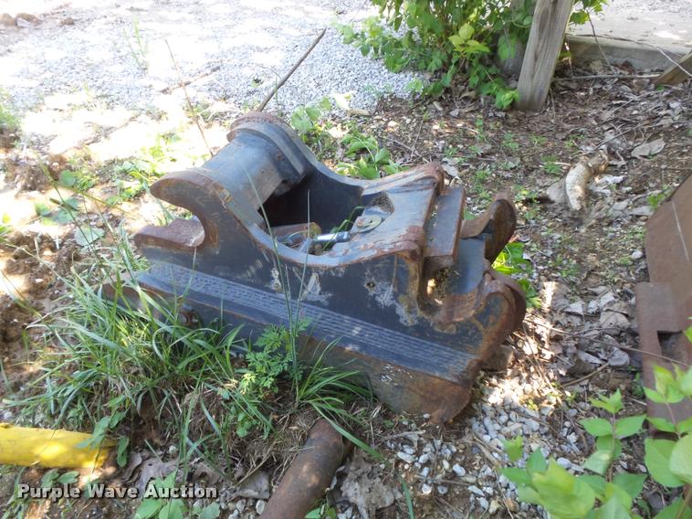 image for item K7653 2000 Kobelco SK330LC excavator