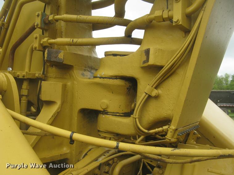 image for item L2358 2000 Caterpillar 615C Series II elevating scaper