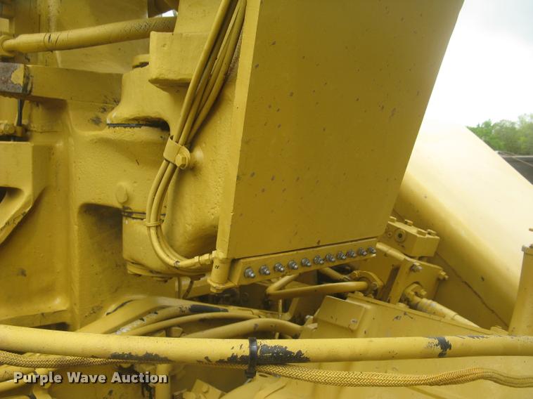 image for item L2358 2000 Caterpillar 615C Series II elevating scaper