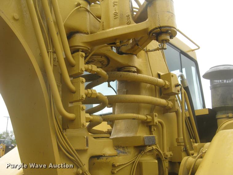 image for item L2358 2000 Caterpillar 615C Series II elevating scaper