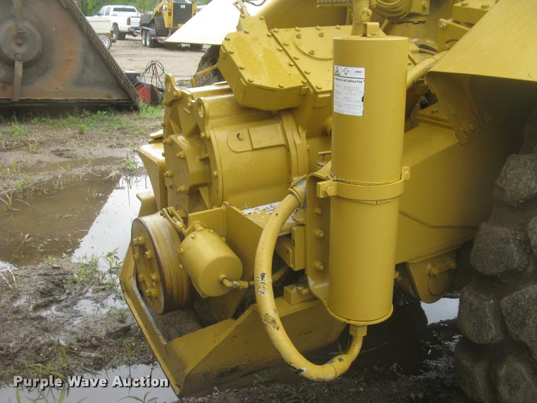 image for item L2358 2000 Caterpillar 615C Series II elevating scaper