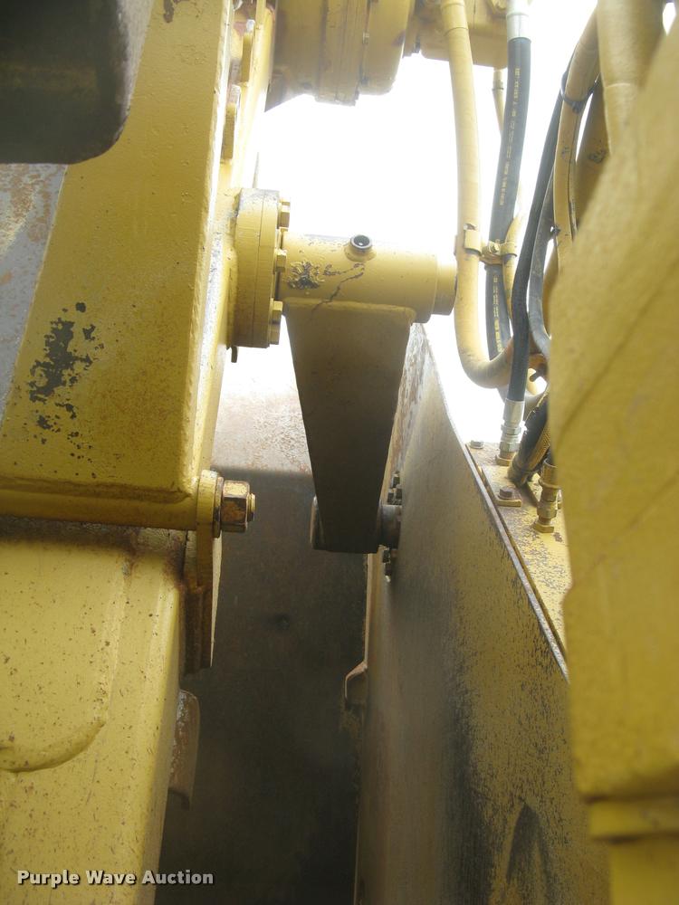 image for item L2358 2000 Caterpillar 615C Series II elevating scaper