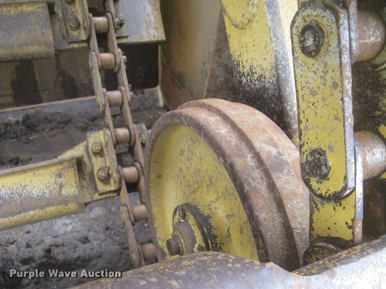 image for item L2358 2000 Caterpillar 615C Series II elevating scaper