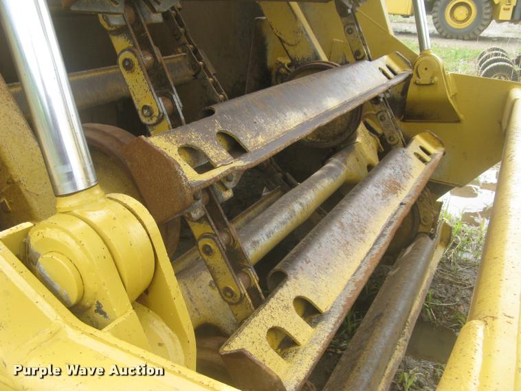 image for item L2358 2000 Caterpillar 615C Series II elevating scaper