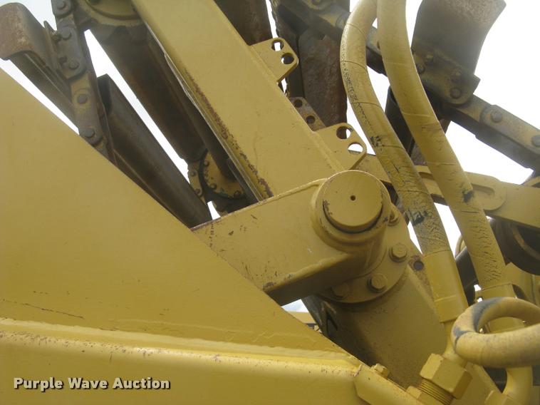 image for item L2358 2000 Caterpillar 615C Series II elevating scaper