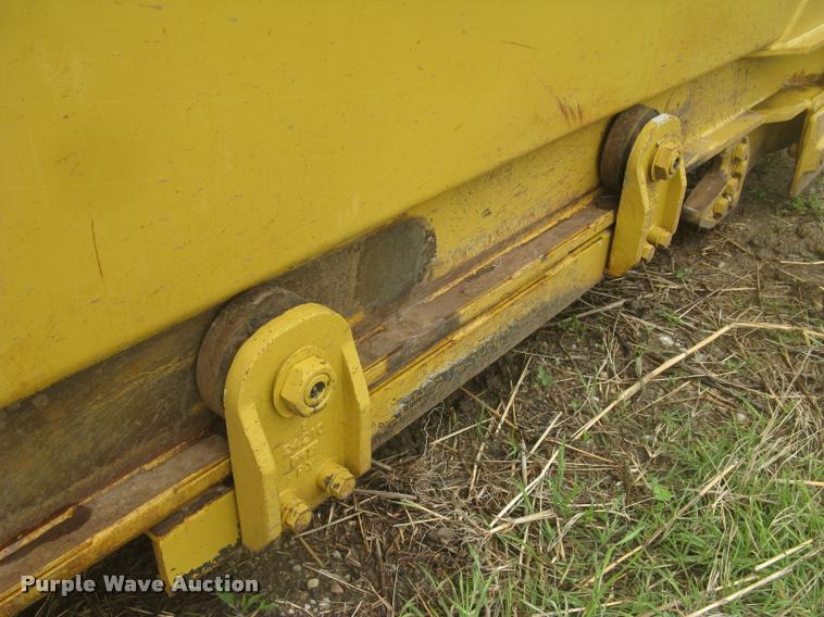 image for item L2358 2000 Caterpillar 615C Series II elevating scaper