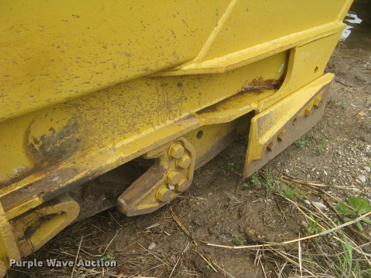 image for item L2358 2000 Caterpillar 615C Series II elevating scaper