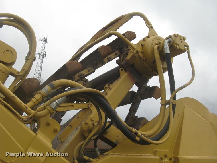 image for item L2358 2000 Caterpillar 615C Series II elevating scaper