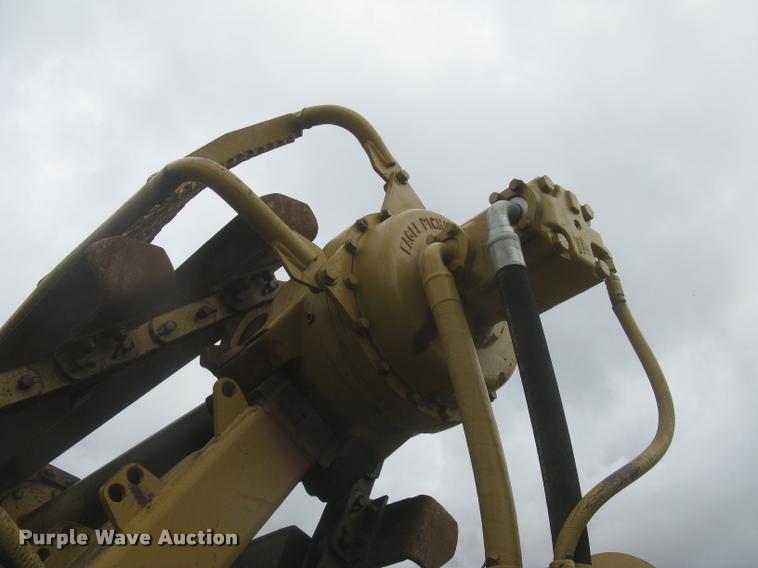 image for item L2358 2000 Caterpillar 615C Series II elevating scaper