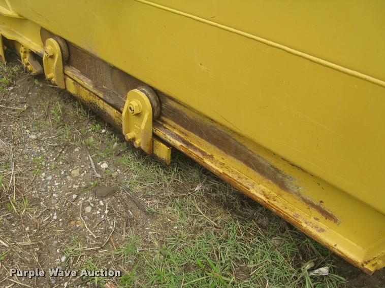 image for item L2358 2000 Caterpillar 615C Series II elevating scaper