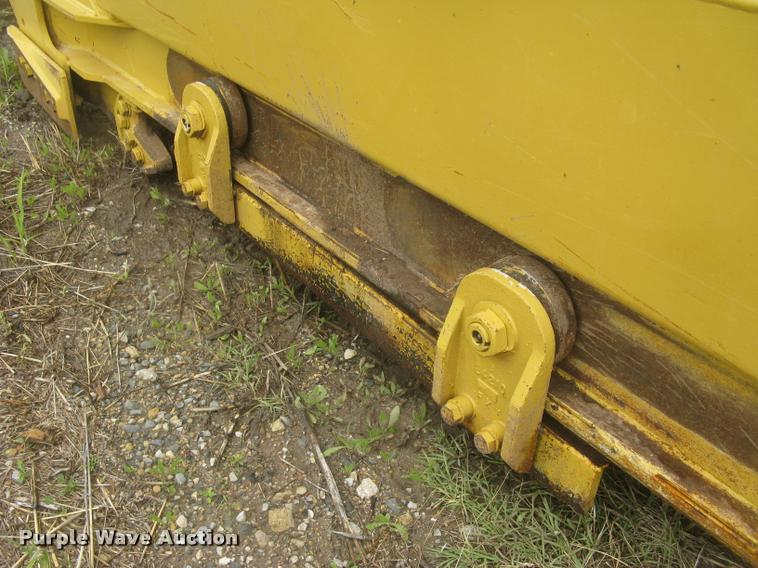 image for item L2358 2000 Caterpillar 615C Series II elevating scaper