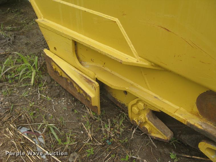 image for item L2358 2000 Caterpillar 615C Series II elevating scaper