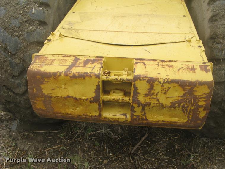 image for item L2358 2000 Caterpillar 615C Series II elevating scaper