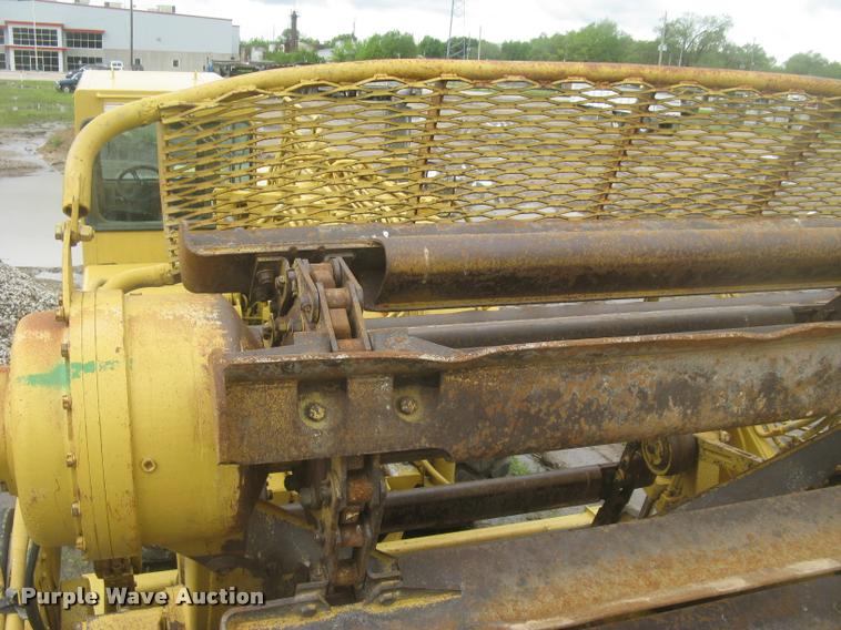 image for item L2358 2000 Caterpillar 615C Series II elevating scaper