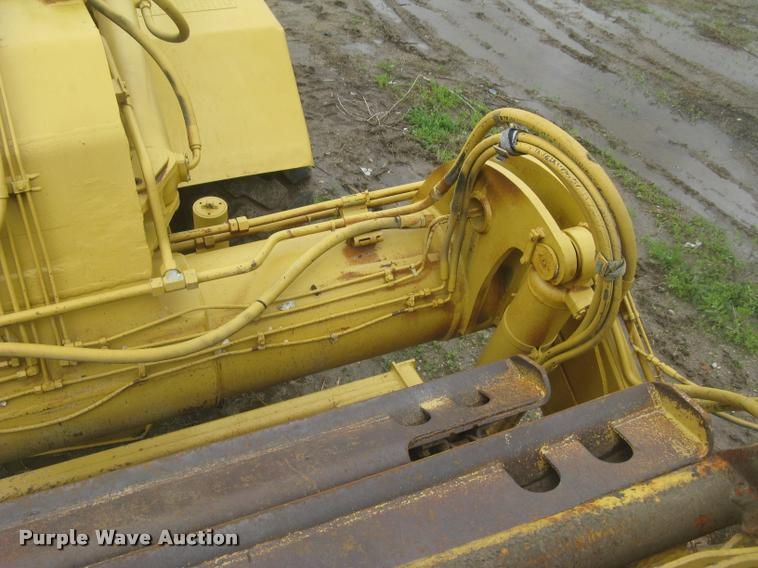 image for item L2358 2000 Caterpillar 615C Series II elevating scaper