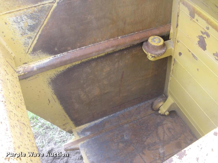 image for item L2358 2000 Caterpillar 615C Series II elevating scaper