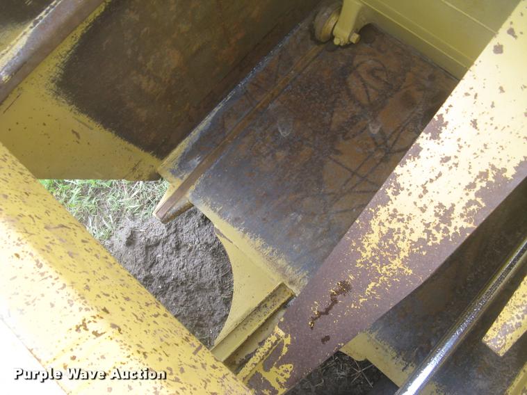 image for item L2358 2000 Caterpillar 615C Series II elevating scaper