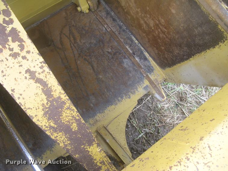 image for item L2358 2000 Caterpillar 615C Series II elevating scaper